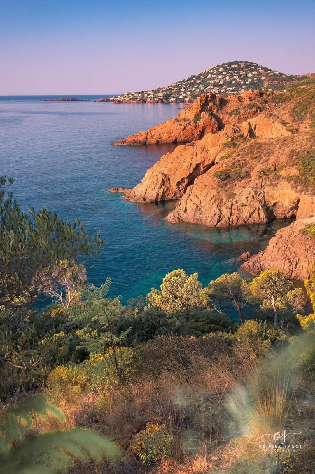 Petit Paradis Vue Mer- Plage Et Calanques A 3 Mn Saint-Raphaël Kültér fotó